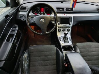 Volkswagen Passat R32 VR6 4x4 3.2 benzín 184kw Automat DSG - 11