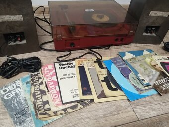 Gramofón TESLA - 11