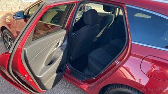 Hyundai i30 SW 2020 1.5DPi Family+ - 11
