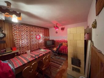 Ježidedko-Ježibabka s MHD - veľká murovaná chata nad Ruskou. - 11