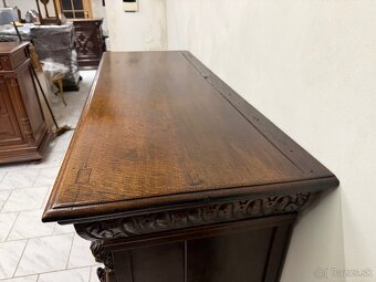 Starožitná neorenesanční skříň - 11