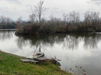 Záhrada s murovanou chatou pri Kalnom jazere – Rača - 11