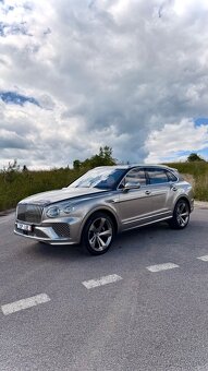 Bentley Bentayga Azure 2025 - 11