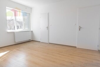-ZNÍŽENÁ CENA- Na predaj 4-izbový rodinný dom 207 m², pozemo - 11