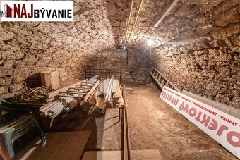 NÁMESTIE ANDREJA HLINKU - 120m2 dvojdom s 3 samostatnými vst - 11