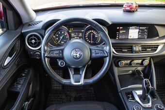 Alfa Romeo Stelvio - 11