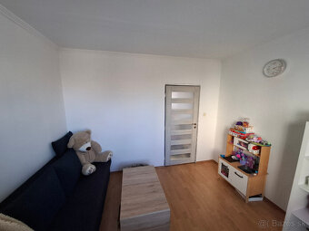 Na predaj prerobený (3i) 3 izbový byt Senica blízko centra. - 11