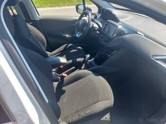 Peugeot 208 1.2  PureTech STYLE - 11