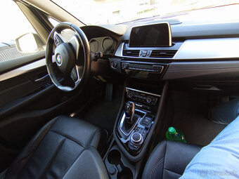 218i Gran Tourer 2021 DPH LUXURY LED Koža Keyless 120000km - 11