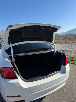 BMW F10 528i 3L benzín 190KW - 11