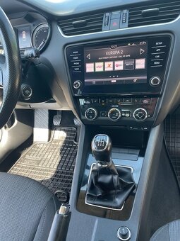 ŠKODA OCTAVIA 3 KOMBI 2.0 TDI - 11
