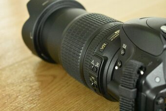 Nikon d3200 + objektiv nikkor 18 - 105 AF-s - 11
