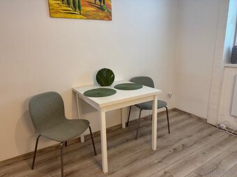 Štýlový 1,5-izbový byt s balkónom – centrum Piešťan - 11