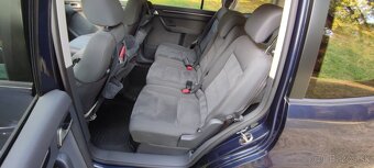 Volkswagen Touran - 11