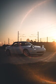 Mazda Miata MX-5 NA 1990 (hardtop + kopec dielov) - 11