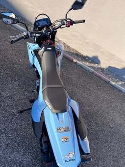 Suzuki DR-Z4 SM 2026 - 11