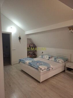 Veľkopriestorový dvojgeneračný 6 izbový dom s potenciálom – - 11