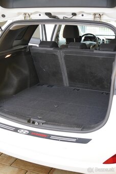 Hyundai i30 kombi - 11