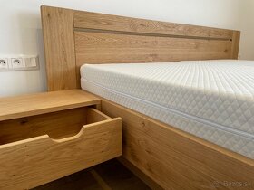 Dubová masívna posteľ s úložným priestorom - 11