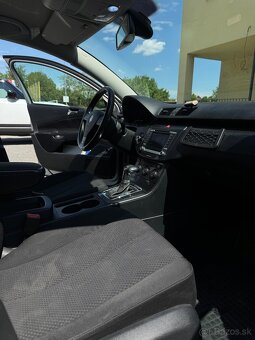 Volkswagen Passat - 11