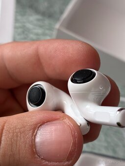 Apple AirPods Pro 2 + Native union leather case - 11