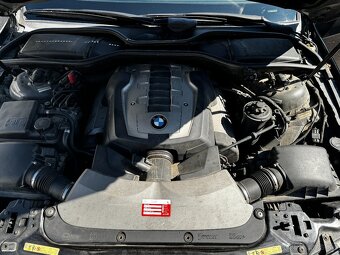 BMW 750i - 11