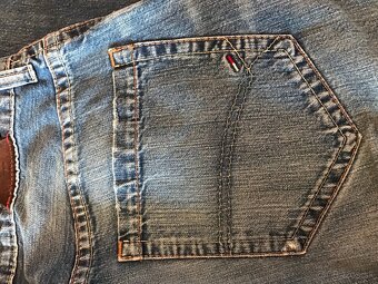 TOMMY HILFIGER originál pánske rifle w43/l32 - 11