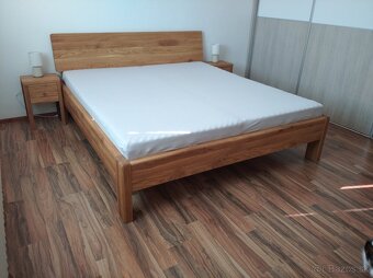 Luxusná dubová posteľ Silvia +2 masívne stolíky zdarma - 11