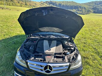 Mercedes Benz 300 CDI 4 Matic - 11