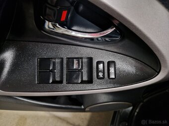 Rav4 8x kolesá 2.0 benzín 112kW 4x4 AWD - 11