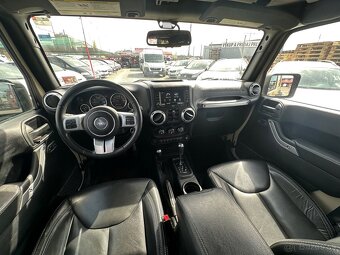 Jeep Wrangler Rubicon a/T - 11