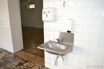 HOLÍČ na predaj budova v blízkosti centra mesta - 11