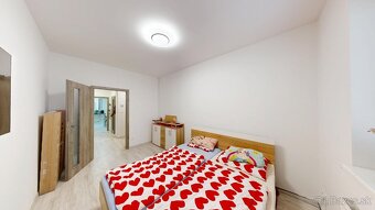 3 IZBOVÝ BYT 88 m2 NA IDEÁLNOM 1.POSCHODÍ, ZABUDOVANÁ LOGGIA - 11