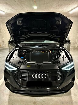 AUDI E-TRON 55 QUATTRO S EDITION DPH ZÁRUKA - 11