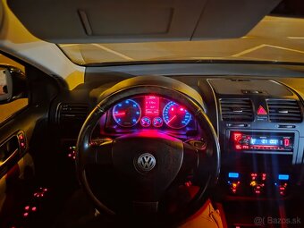 Predam Volkswagen Golf Bluemotion 1.9 TDI 77 Kw Rok 2009 - 11