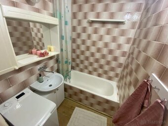 Ubytovanie Levice - Apartmán v meste - 11