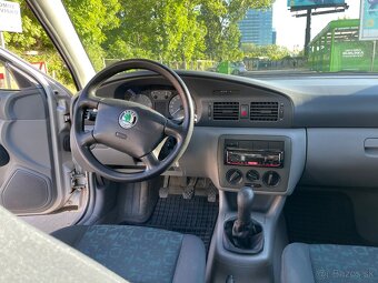 Škoda Octavia 1,6 benzín - 11