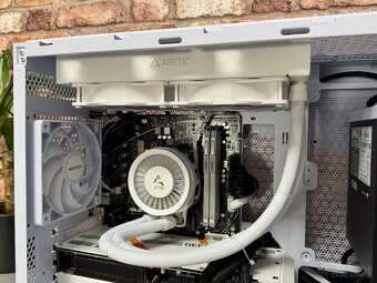 Ryzen 7 9800X3D\32GB\RTX 3080\SSD\850W Zdroj - 11