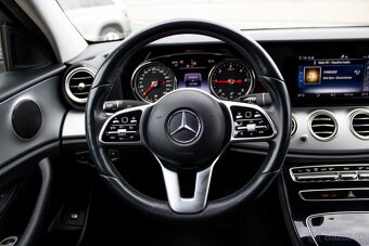 Mercedes-Benz E trieda Sedan 220 d 4MATIC A/T - 11