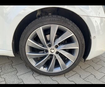 SKODA OCTAVIA COMBI 2.0 TDi LAURIN & KLEMENT FULL FULL TOP - 11