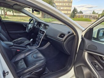Volvo V40 D4 - 11