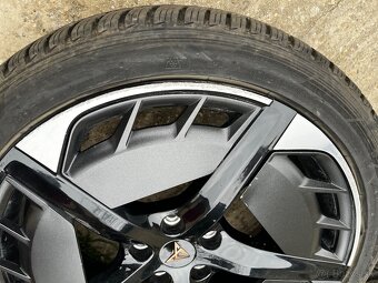 Kolesa Cupra Born 215/45 R20 - 11