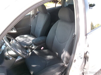 TOYOTA RAV4 2.2 D 4x4 - 11