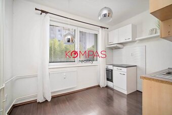 SLNEČNÝ 1 IZBOVÝ BYT S LODŽIOU PO KOMPLETNEJ REKONŠTRUKCII – - 11