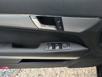 Mercedes-Benz E trieda Kupé 220 CDI BlueEFFICIENCY 7G - 11