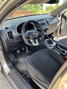Kia Sportage 2.0 CRDi AWD - 11