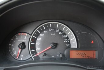 Nissan Micra 1.2 benzín - 11