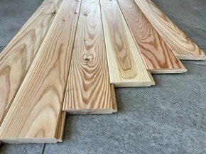 Drevený 3D OBKLAD,ROMBUS DUO 27x148 ČERVENÝ SMREK - 11