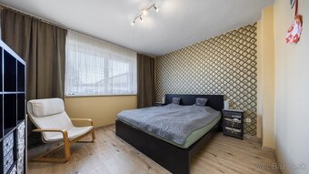 NA PREDAJ PODPIVNIČENÝ RODINNÝ DOM V OBCI KOSTOLNÉ KRAČANY - 11