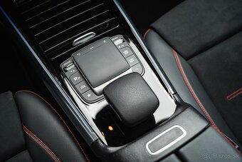 Mercedes-Benz GLA 250 4Matic AMG Line / SK - vozidlo - 11